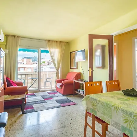 Apartment Amazing In With Wifi Pineda de Mar